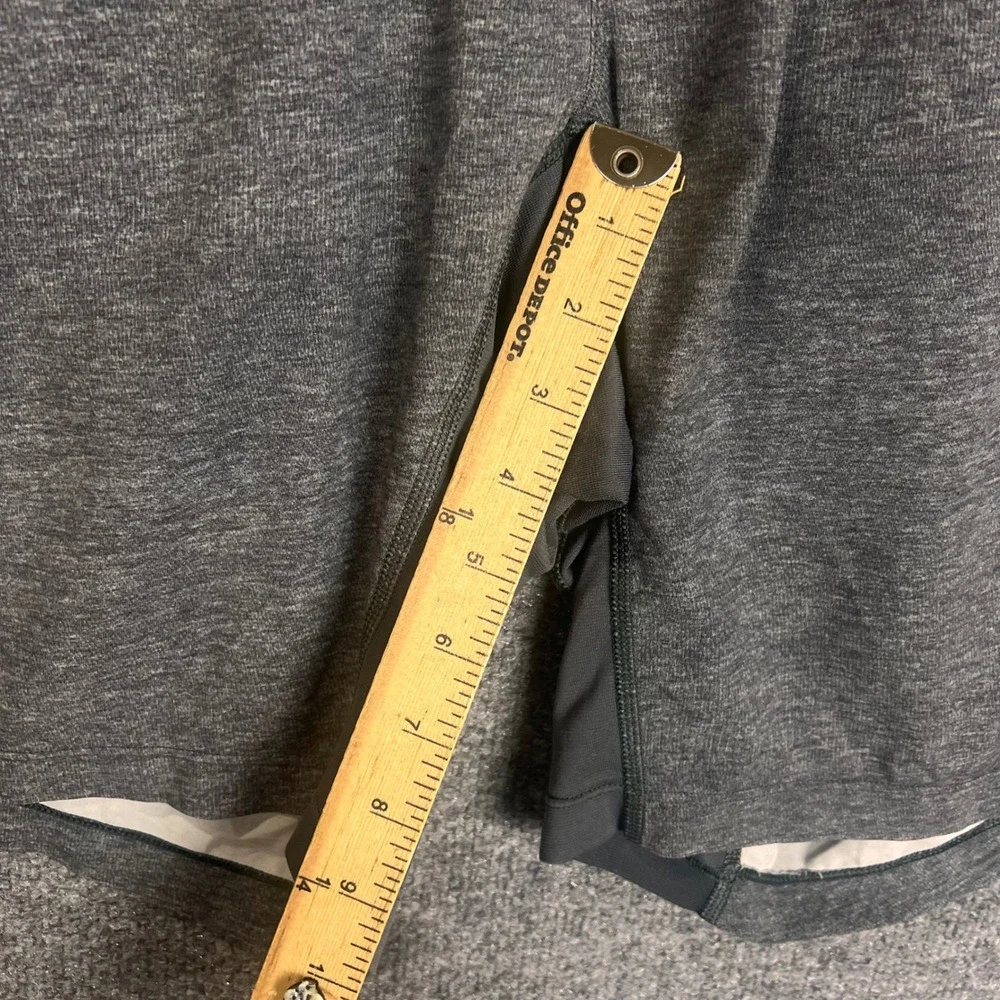 Lululemon THE Short Mens L Gray Good Liner Athletic Gym Training